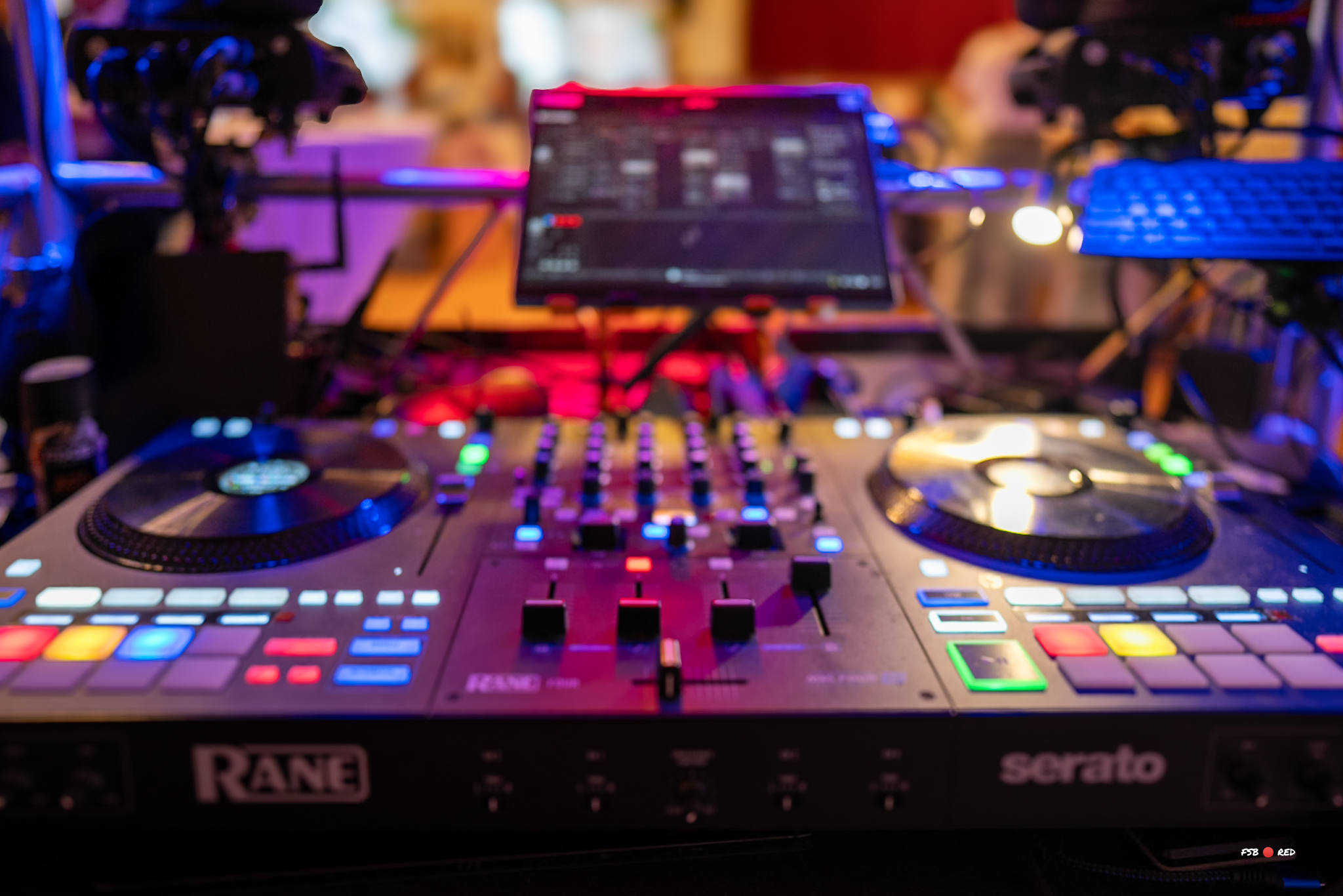 Rane Four DJ Mixer von FSB.RED und Hochzeit.Wien