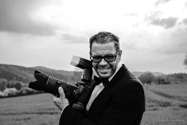 Wedding photographer, DJ, entertainer Gregor (Grace & Beauty)